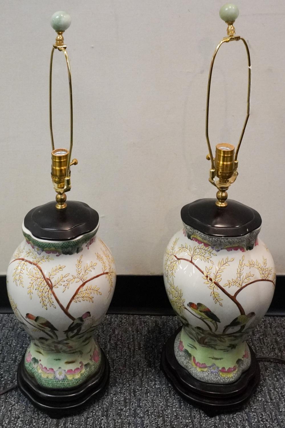 PAIR OF CHINESE POLYCHROME DECORATED 3b216e