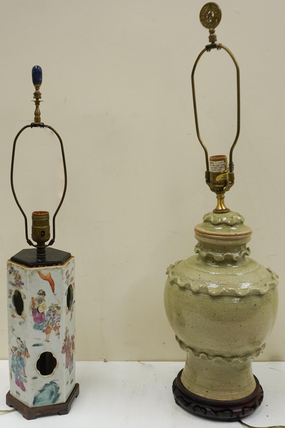 TWO CHINESE CERAMIC TABLE LAMPS 3b2189