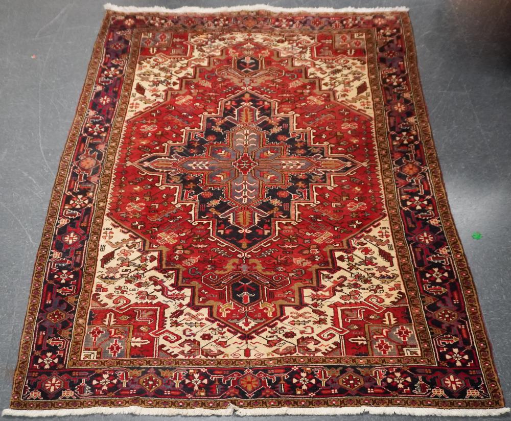 HERIZ RUG, 9 FT 10 IN X 6 FT 9 INHeriz