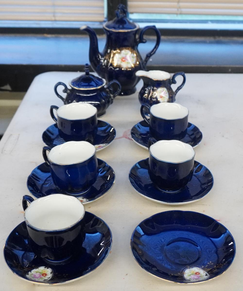 JAPANESE COBALT PORCELAIN 14-PIECE