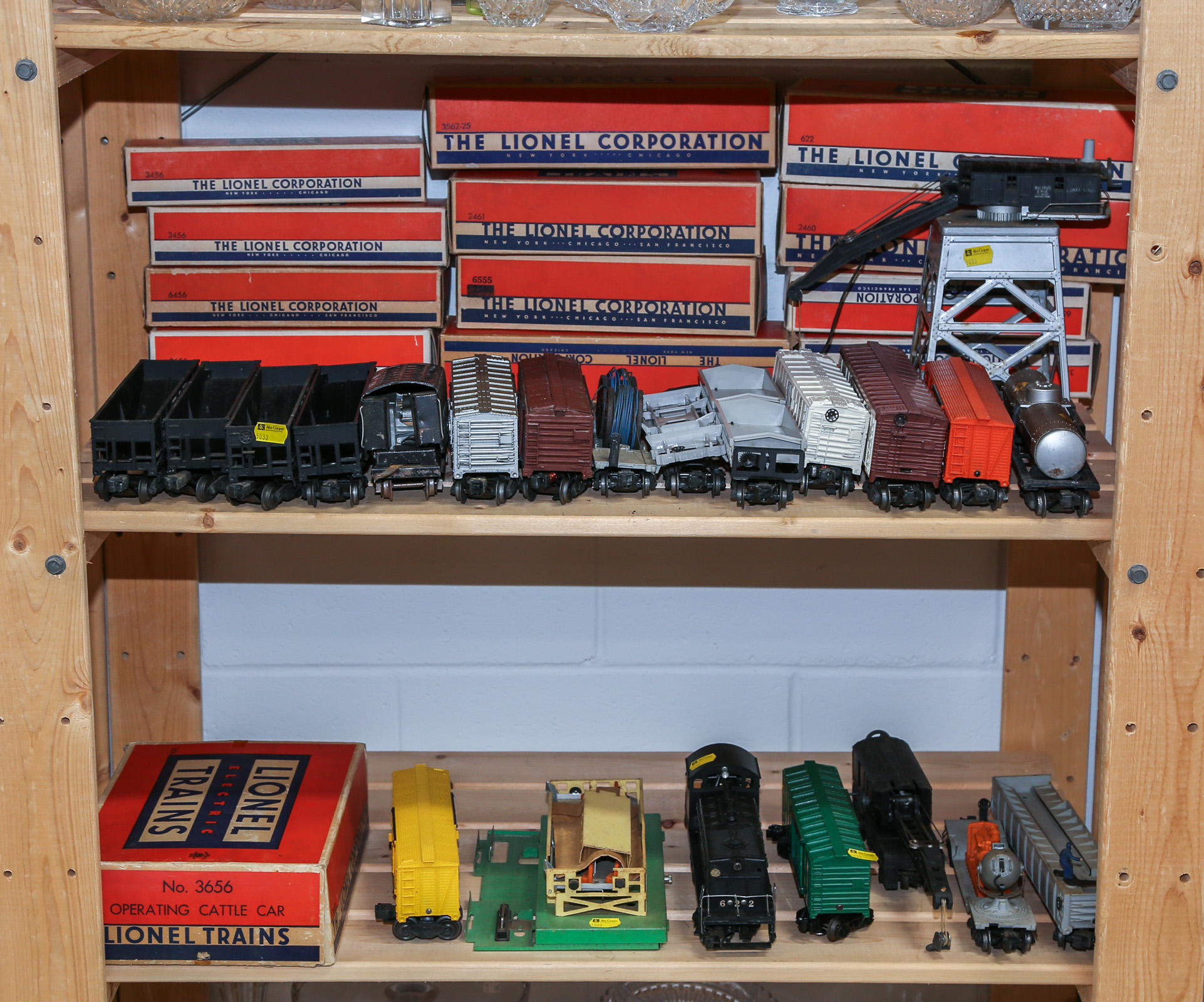 GROUP OF LIONEL O GAUGE TRAIN 3b2490