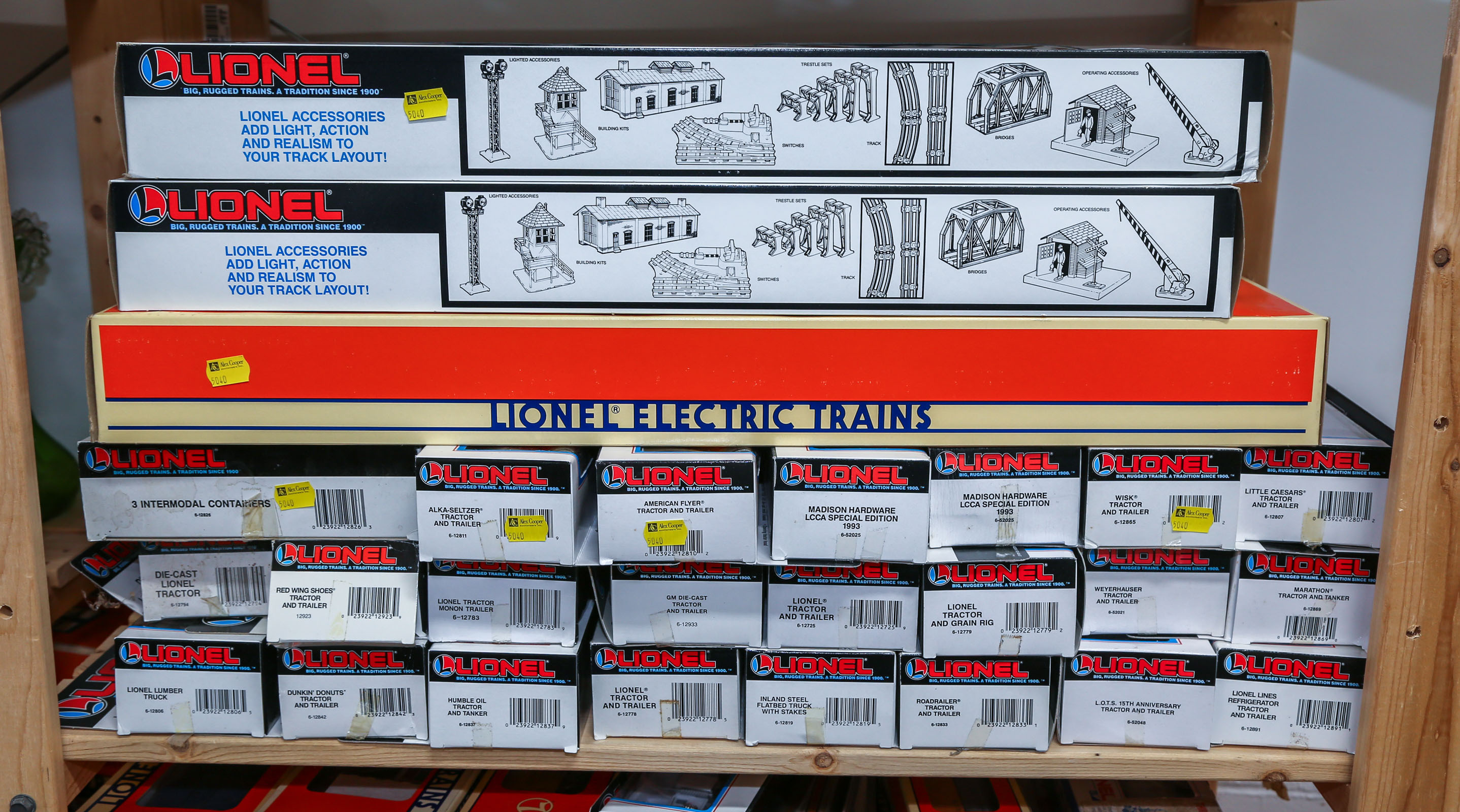 LARGE GROUP OF LIONEL BOXED TRACTOR