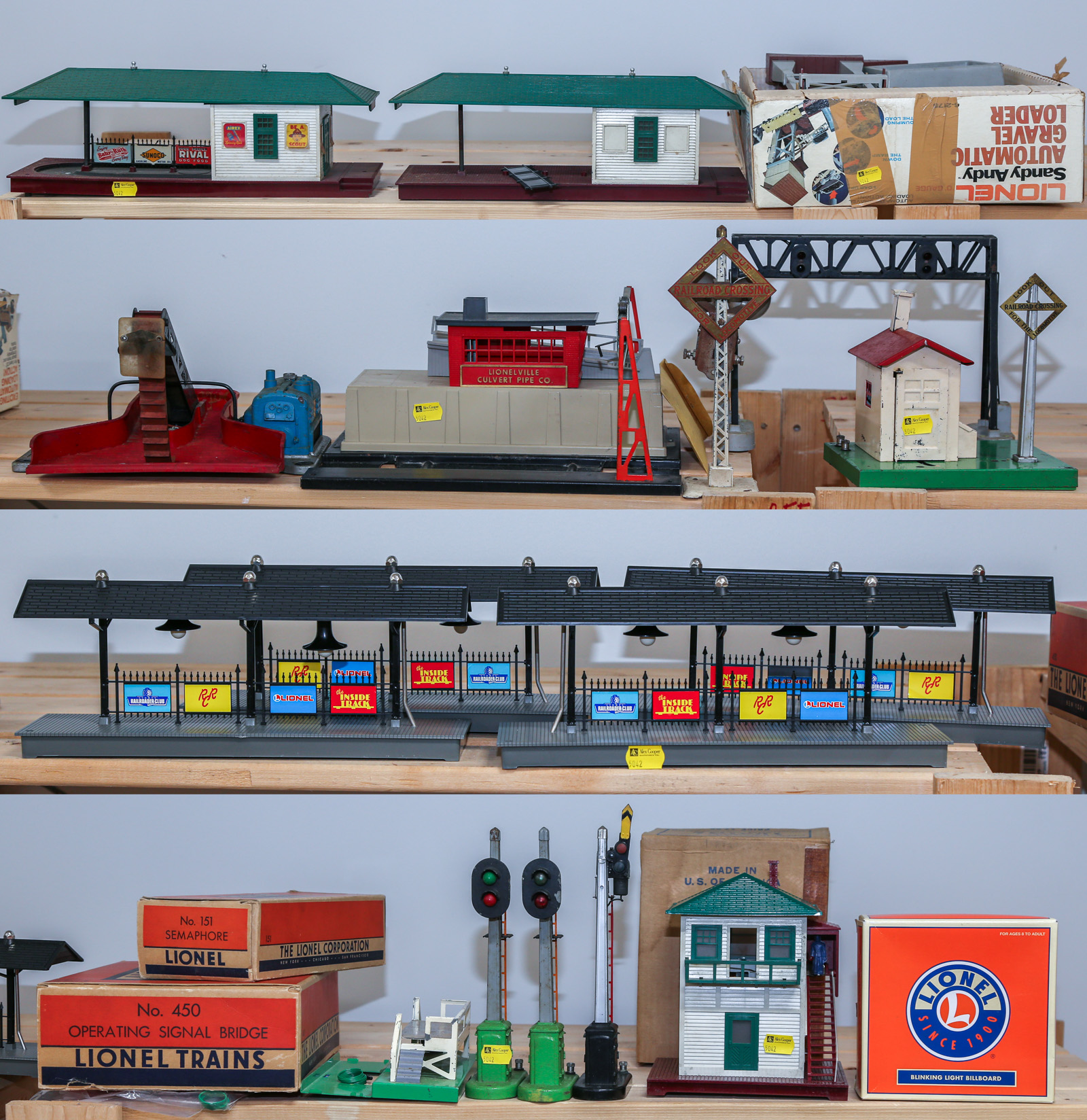 GROUP OF LIONEL TRAIN GARDEN ACCESSORIES