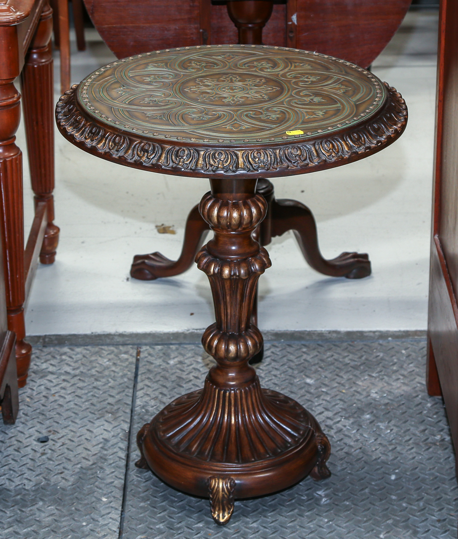 CLASSICAL STYLE PEDESTAL TABLE 3b24a8