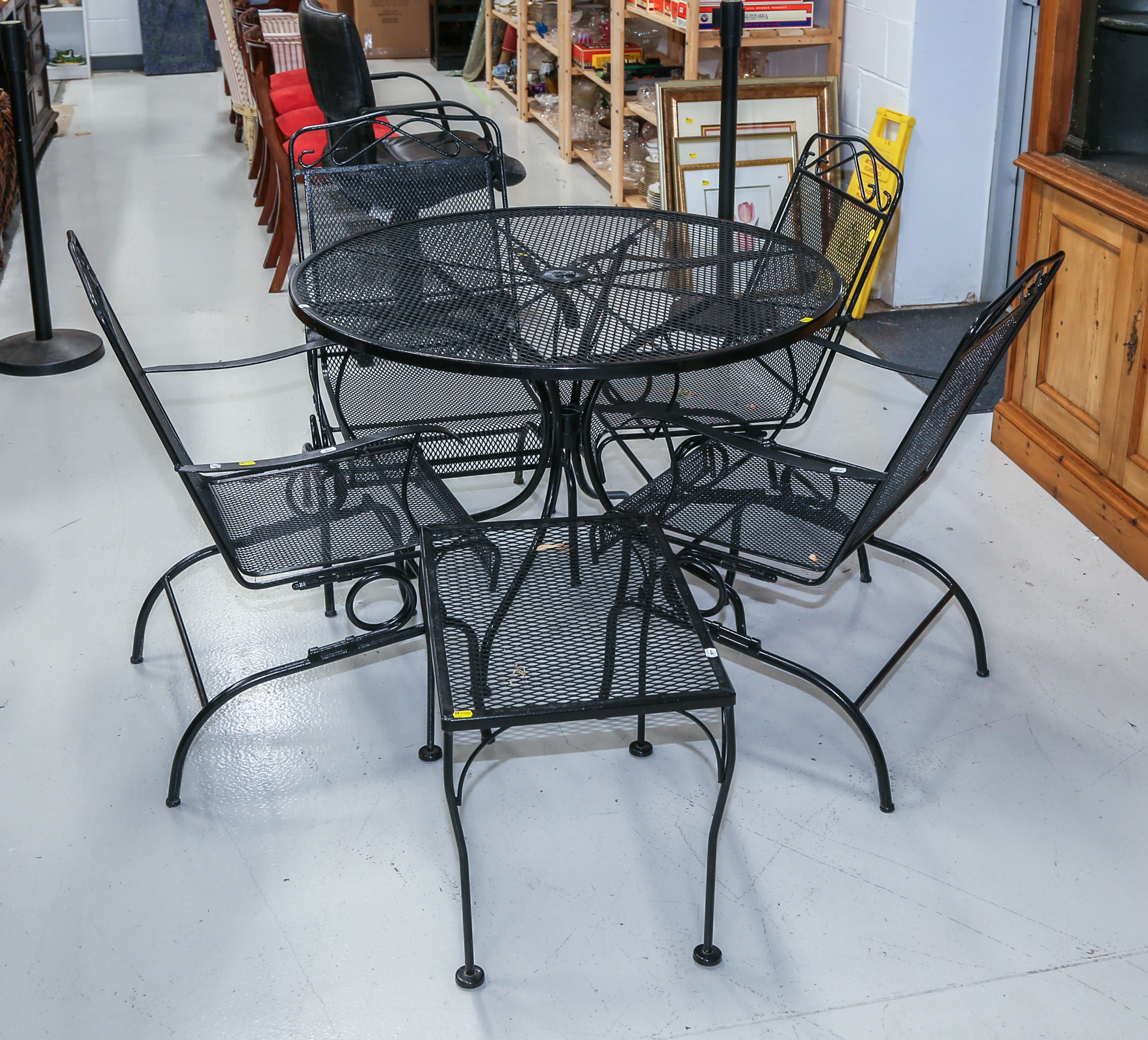 IRON PATIO SET 2nd half, 20th century;