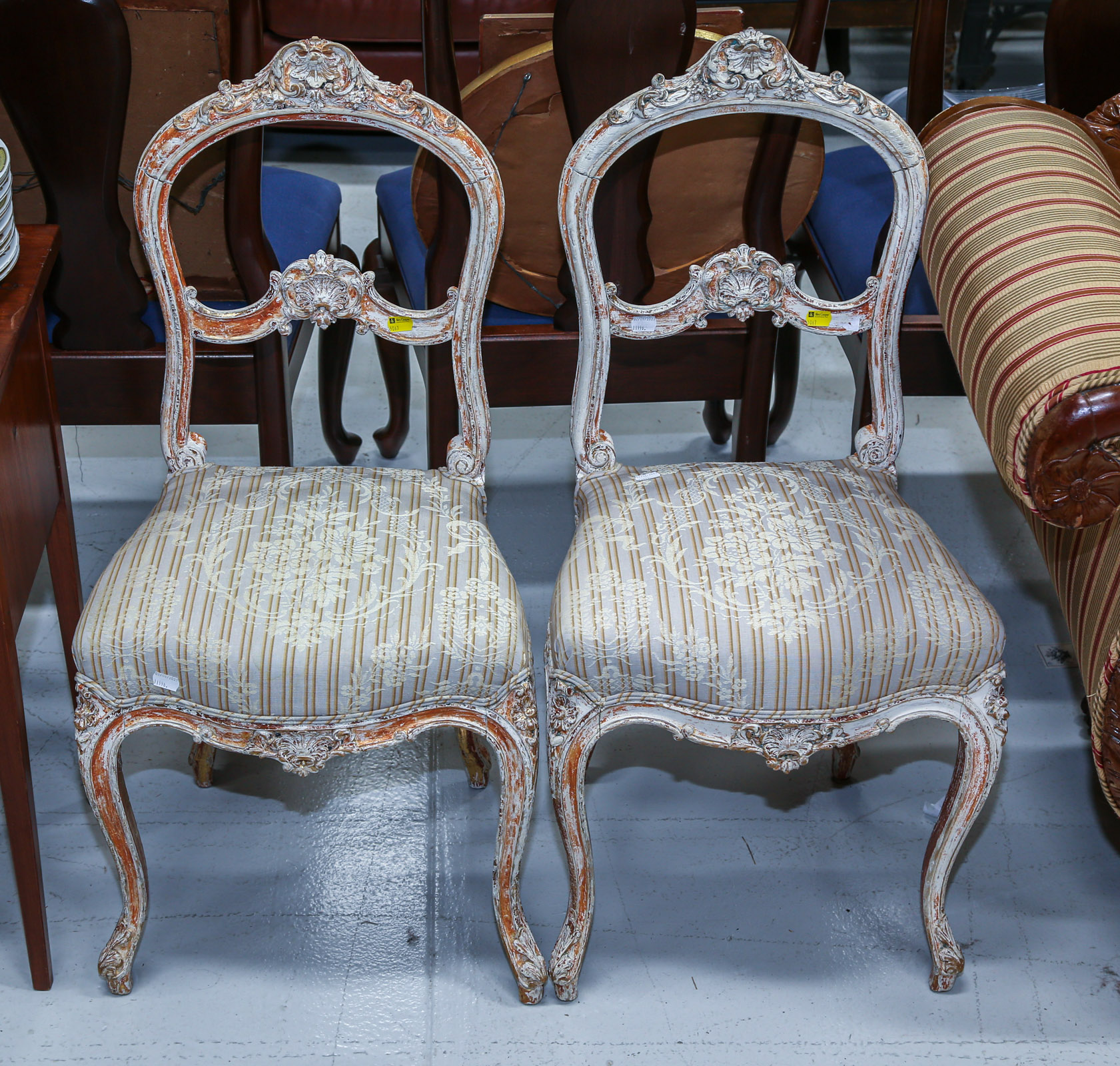 A PAIR OF ROCOCO STYLE SIDE CHAIRS 3b24b2