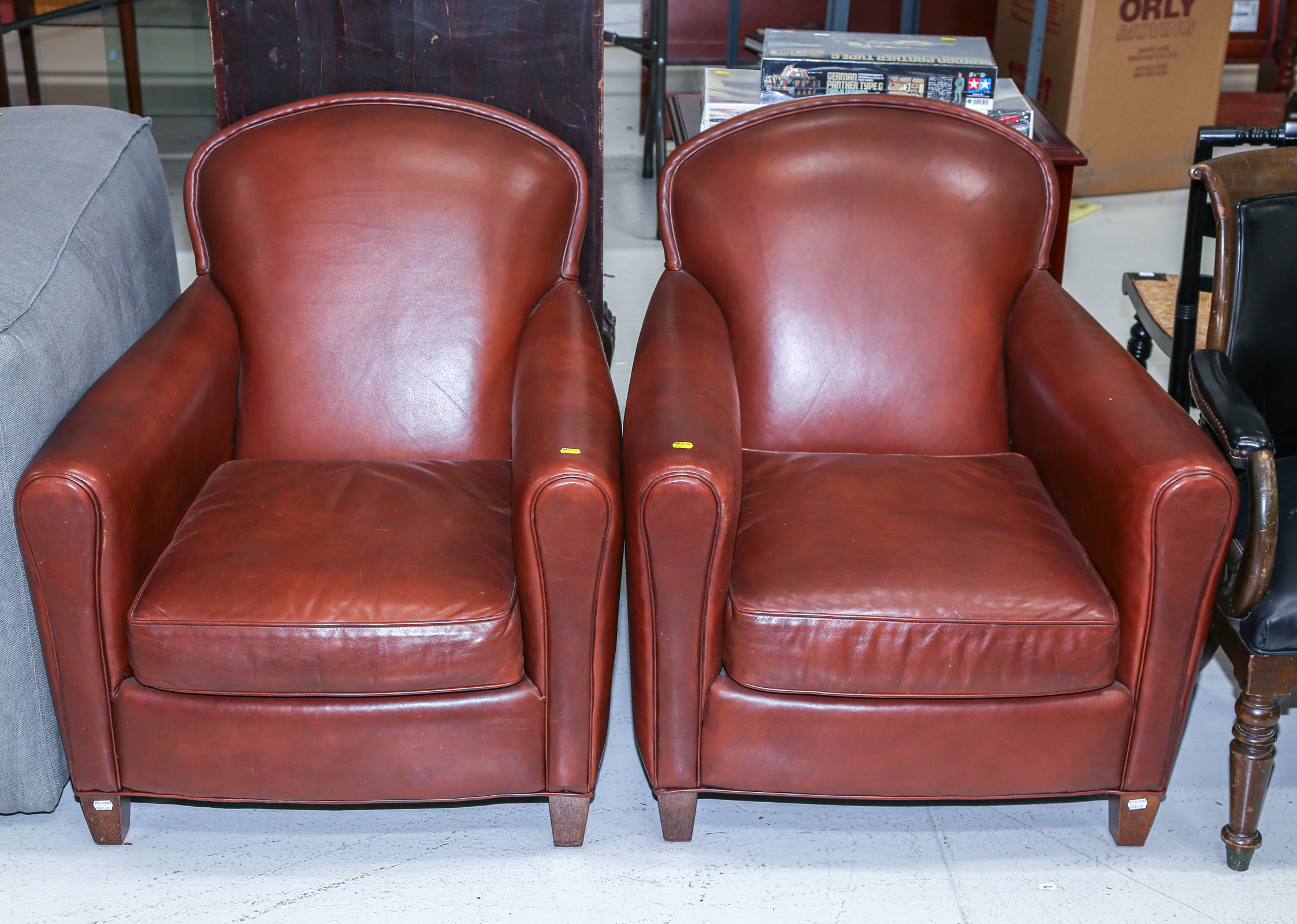 A PAIR OF LEE LEATHER ARMCHAIRS 3b24c4