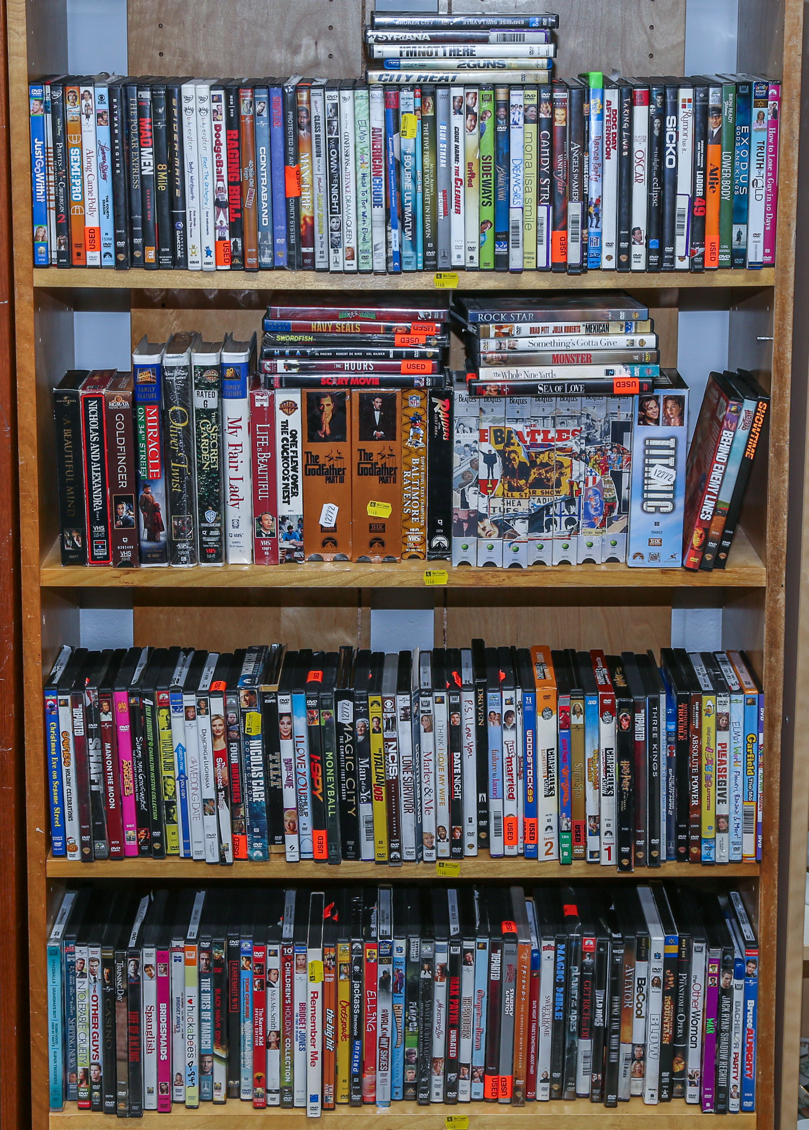 COLLECTION OF DVDS OF POPULAR MOVIES