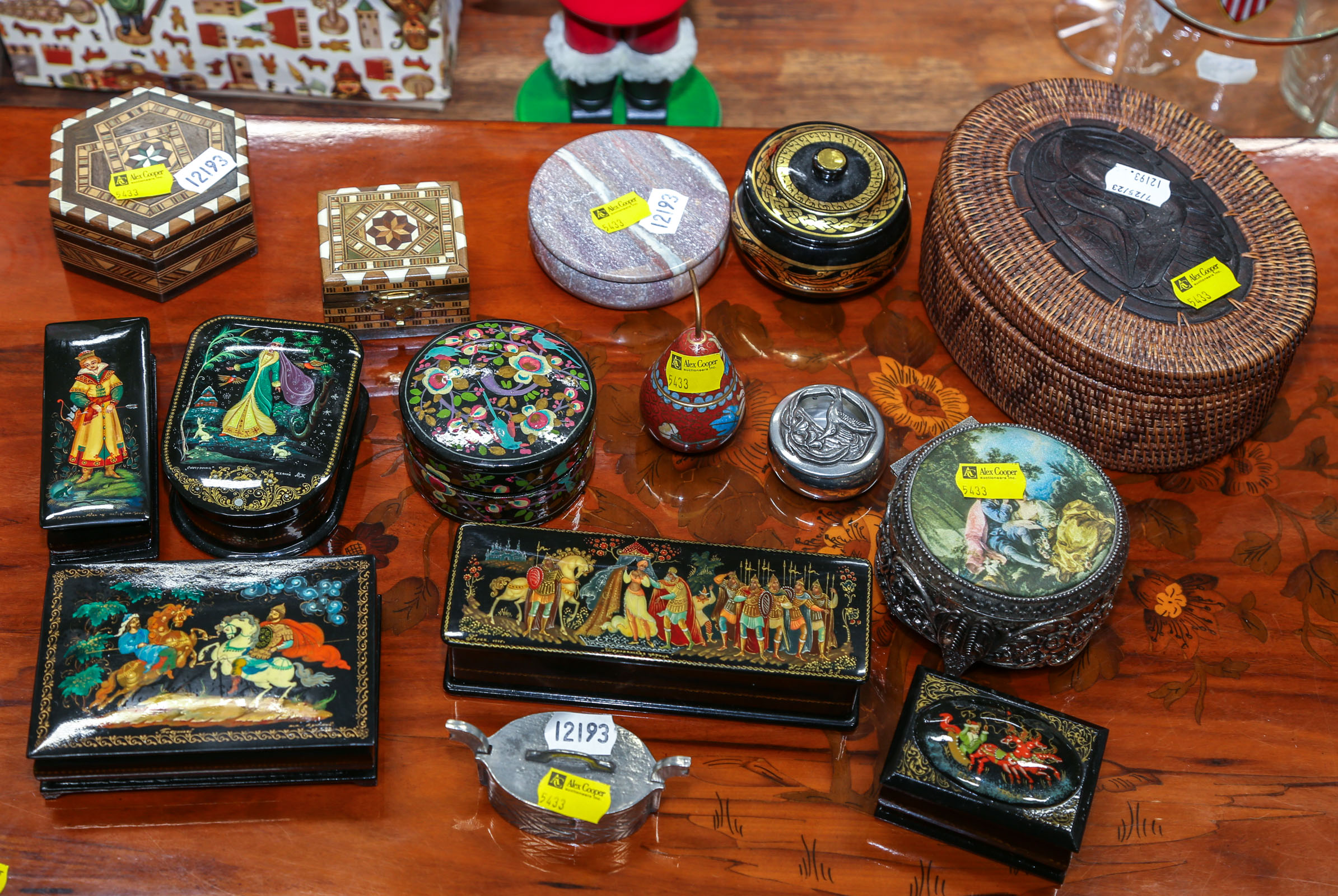 AN ASSORTMENT OF RUSSIAN LACQUER