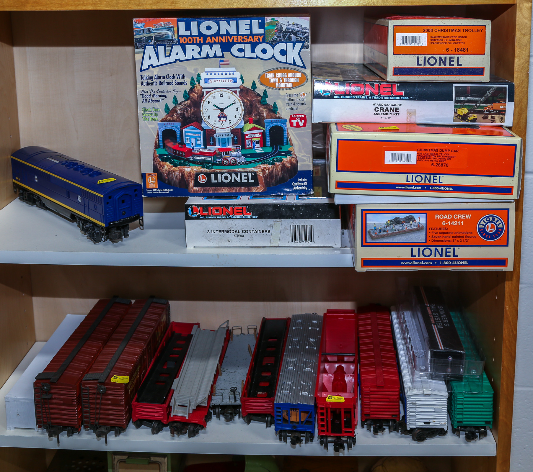 SELECTION OF LIONEL O GAUGE TRAIN 3b25d3