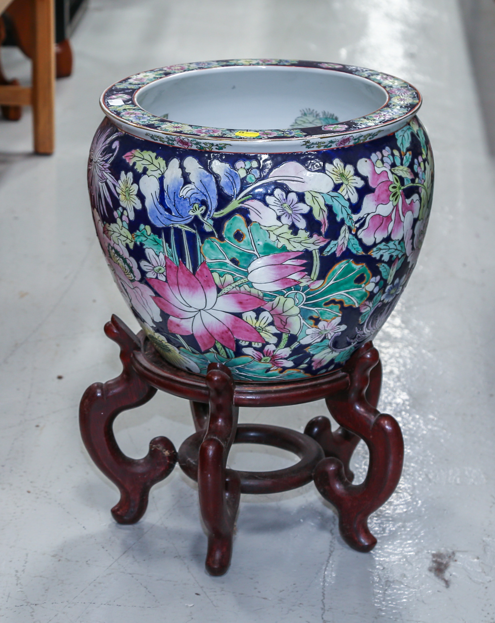 LARGE CHINESE PORCELAIN FISHBOWL PLANTER