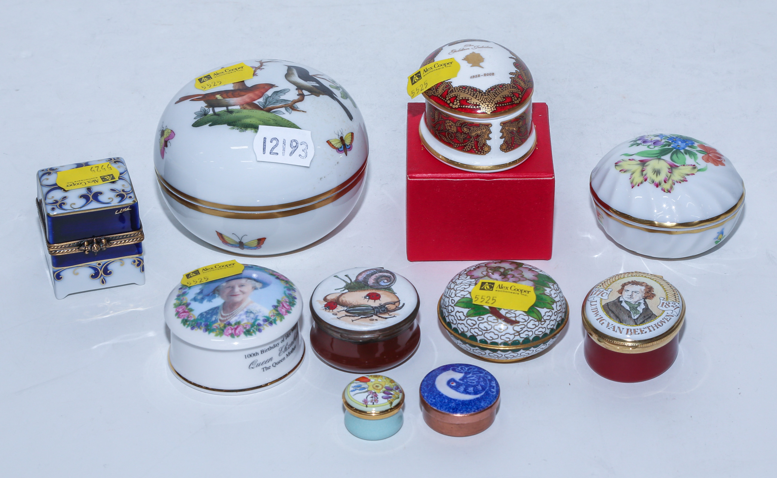 HEREND & OTHER SMALL BOXES In porcelain