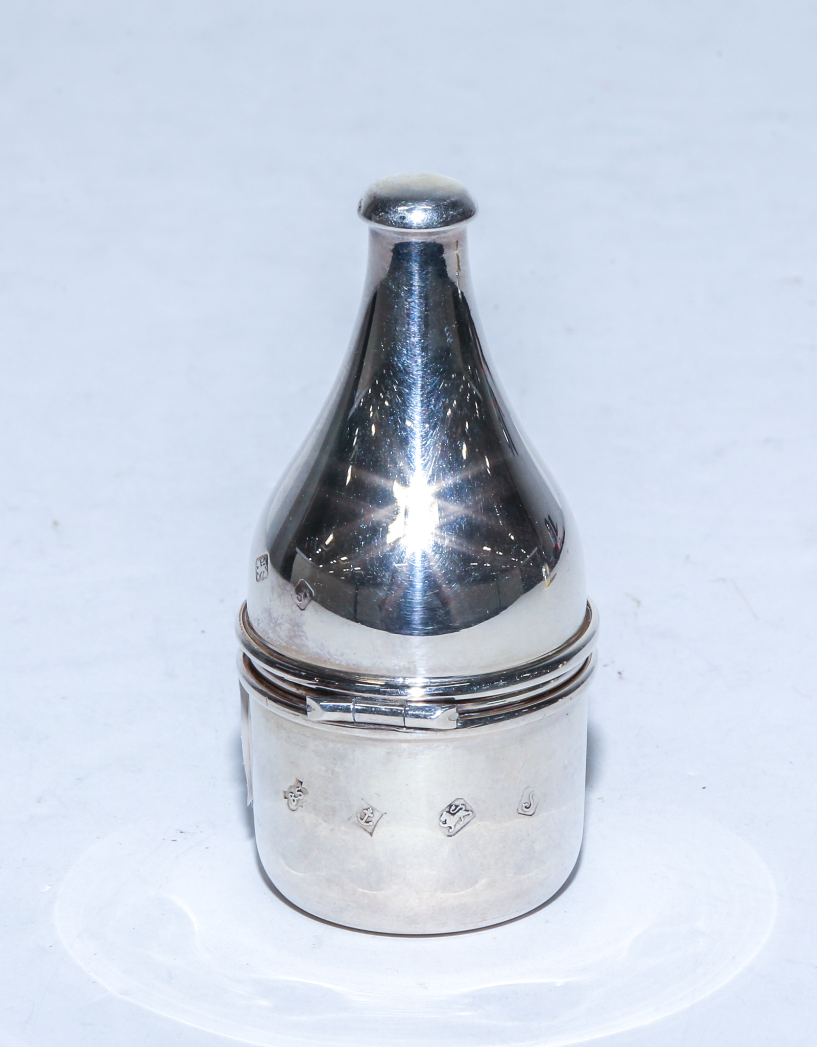 STERLING BOTTLE FORM RING BOX .