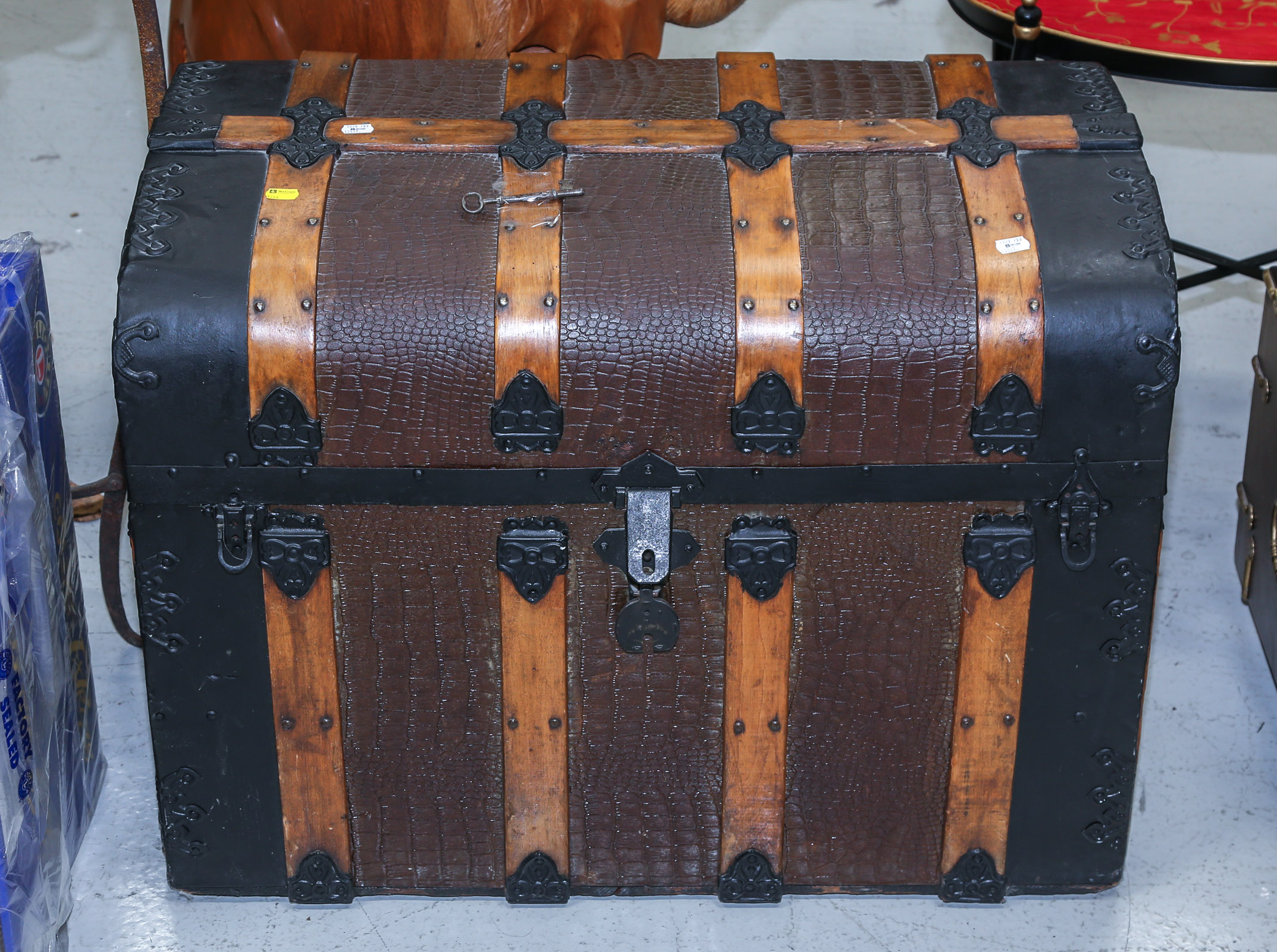RESTORED ANTIQUE STEAMER TRUNK Early