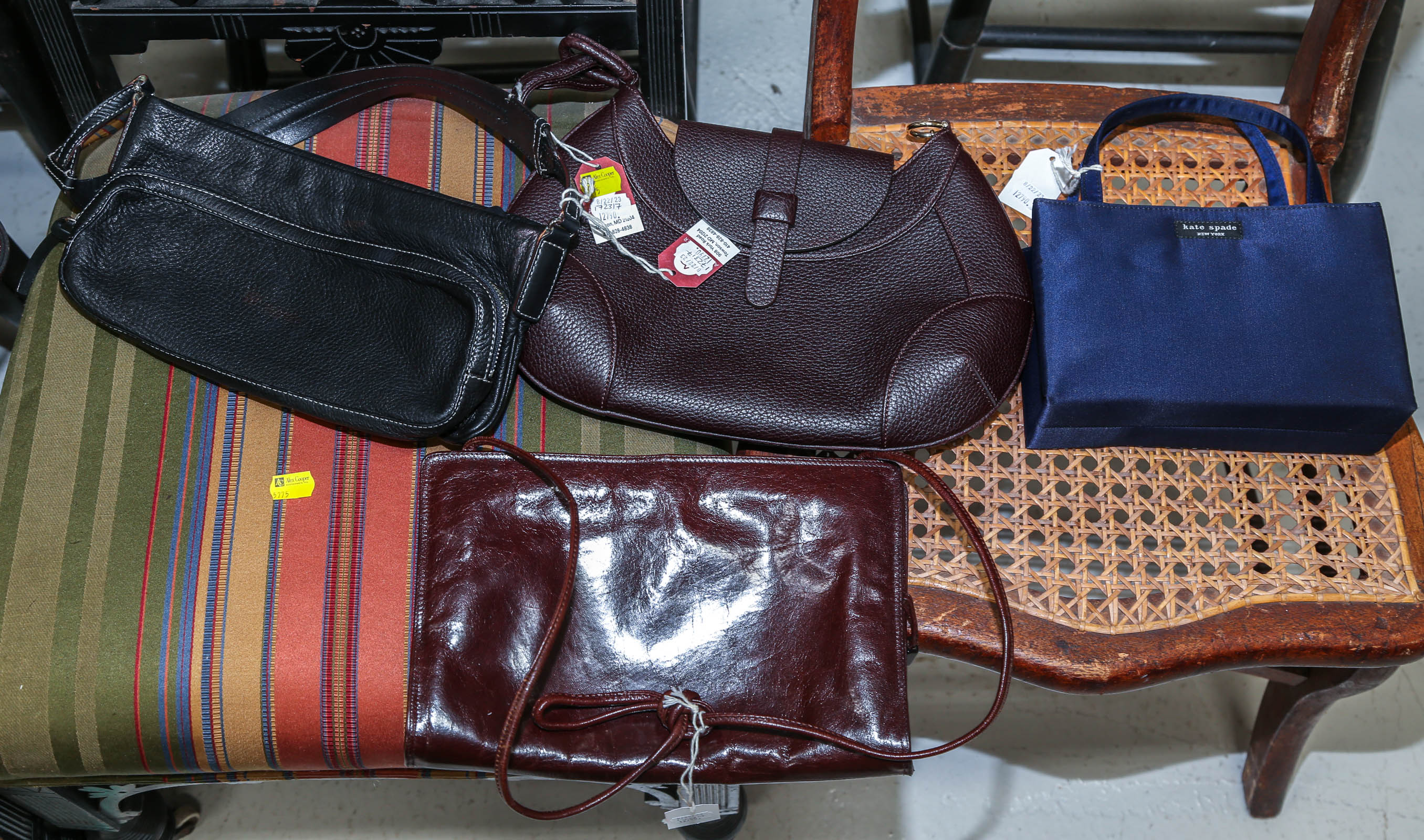 THREE LEATHER HANDBAGS A SMALL 3b26fb