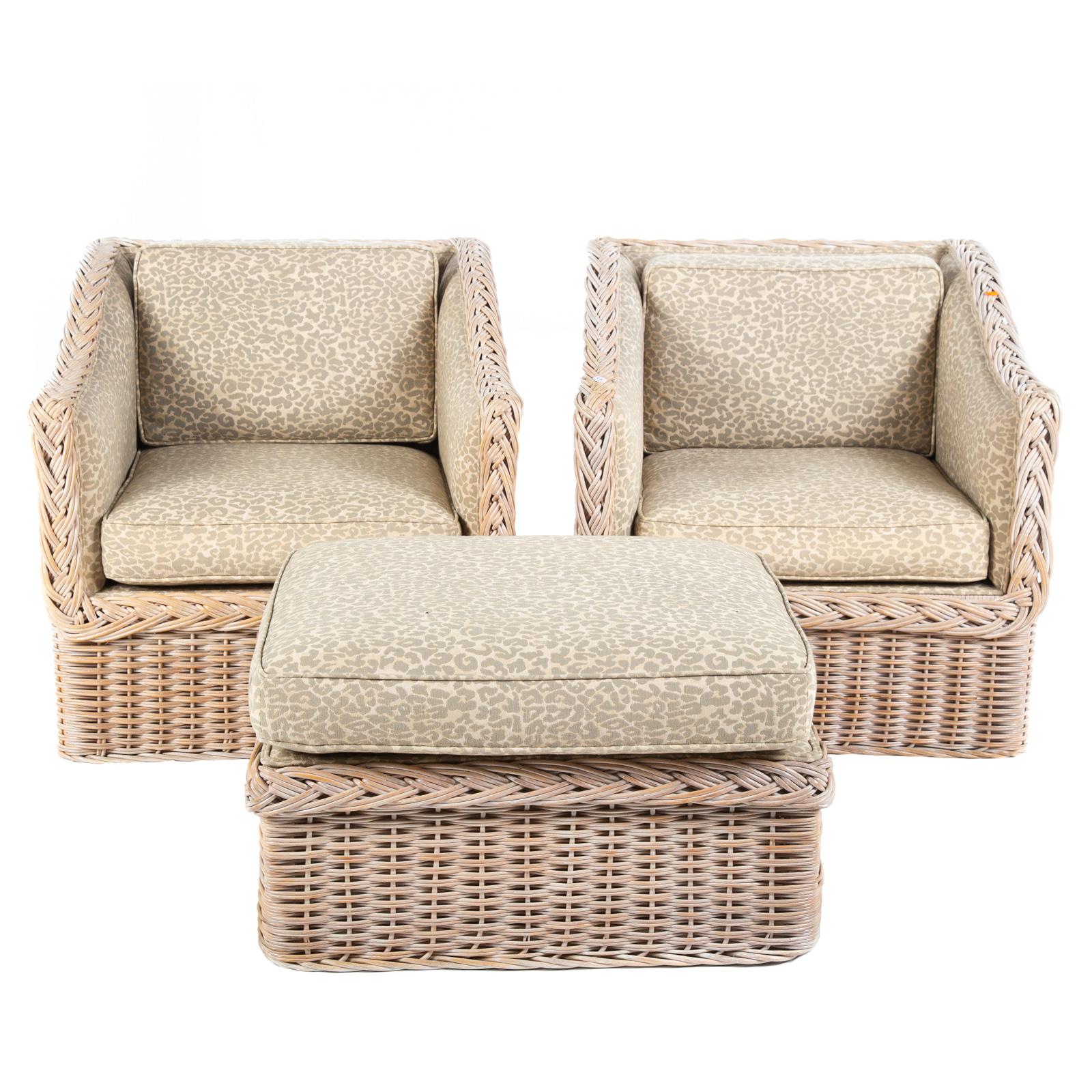 A PAIR OF WICKER UPHOLSTERED CHAIRS 3b296e