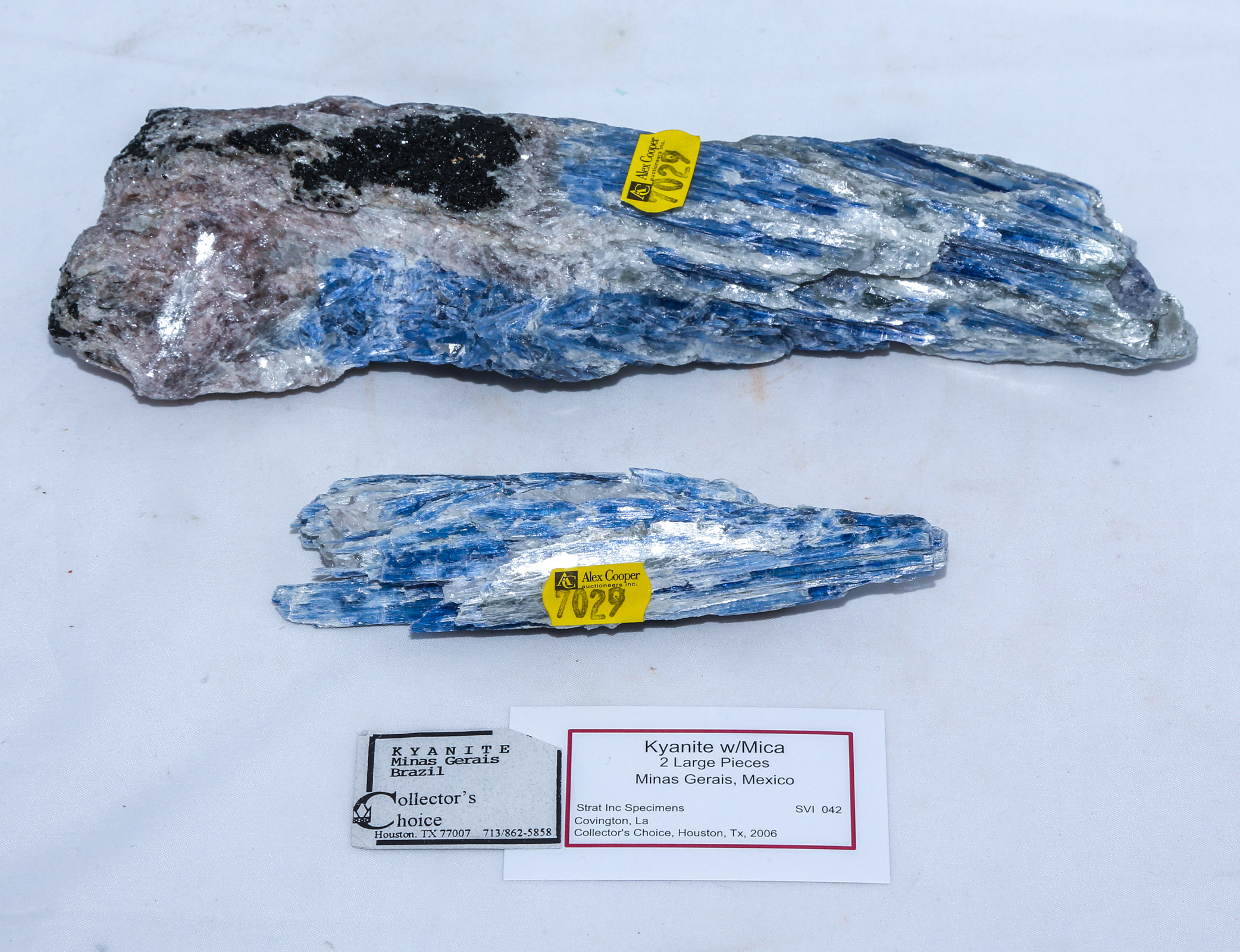 TWO KYANITE MICA MINERAL SPECIMENS 3b2a5d