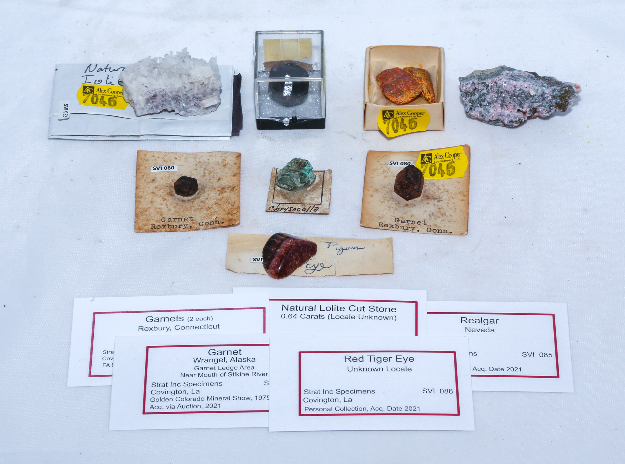 SELECTION OF MINERAL SPECIMENS