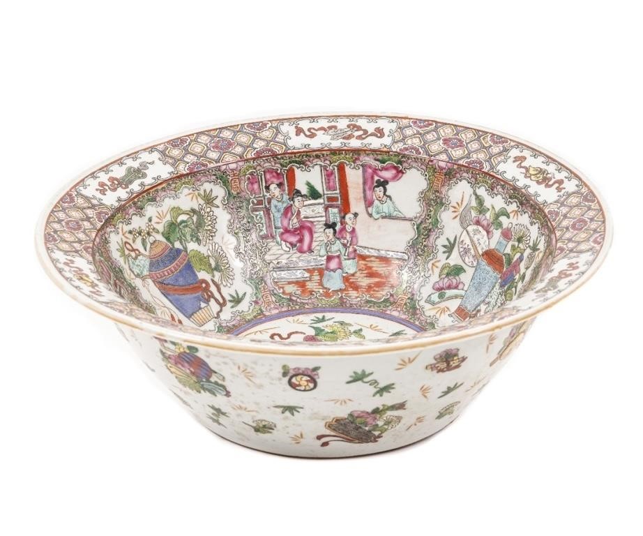 Chinese porcelain bowl decorated with