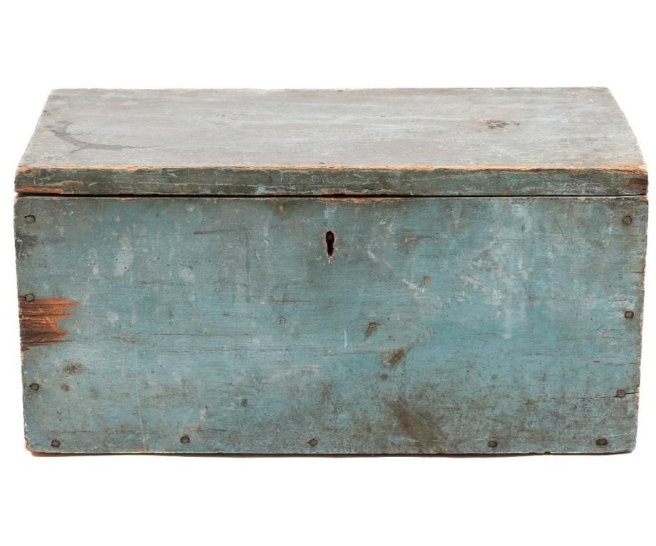 Pine storage box early 19th c  3b2b27