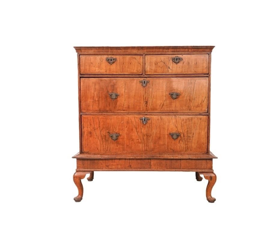 Georgian mahogany veneered chest