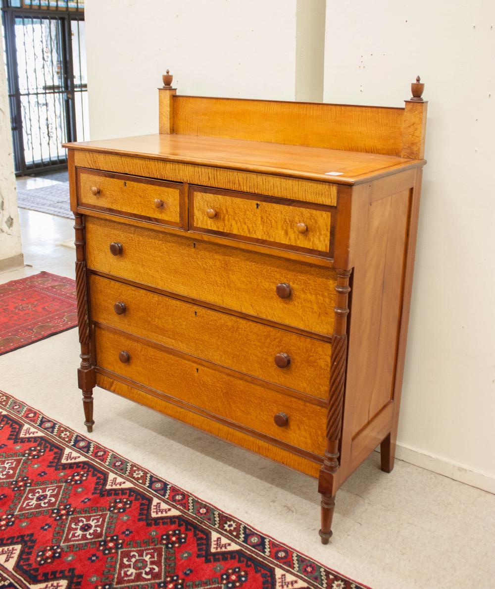 VICTORIAN CHEST OF DRAWERSVICTORIAN 3b2c76