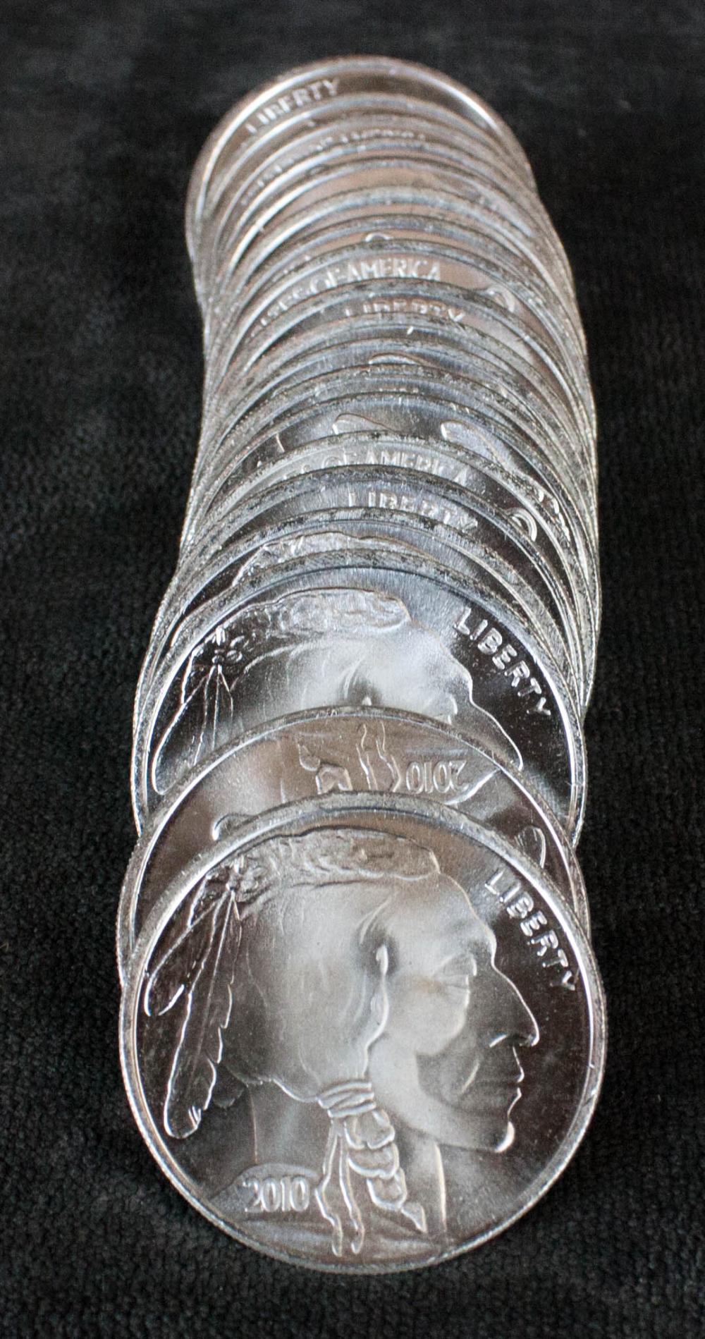 A ROLL OF TWENTY U S 2010 SILVER 3b2ca5