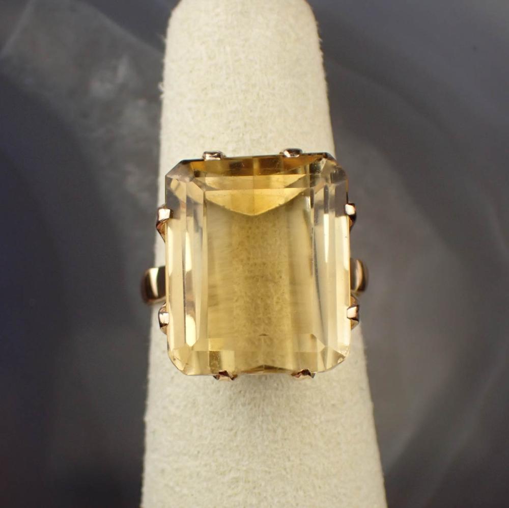 CITRINE AND EIGHTEEN KARAT YELLOW