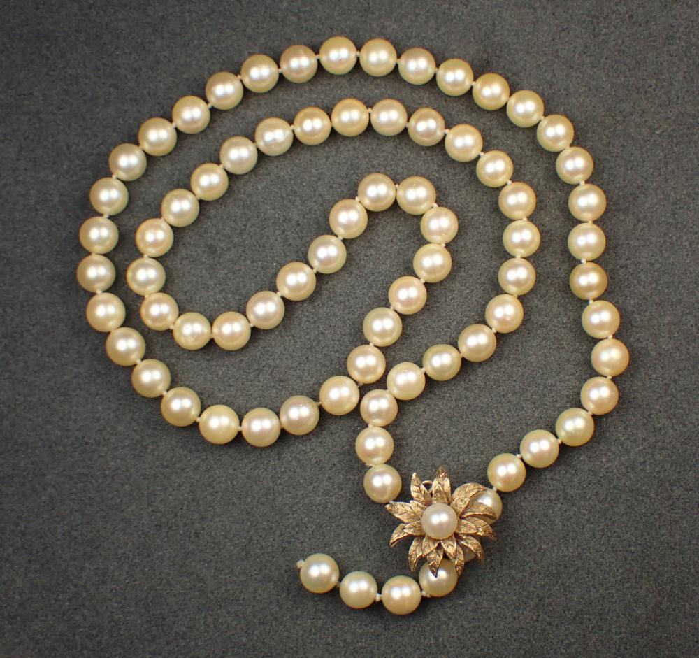PEARL AND FOURTEEN KARAT GOLD NECKLACEPEARL 3b2d2a