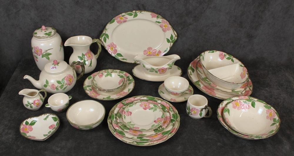 DINNER SERVICE SETDINNER SERVICE 3b2d85