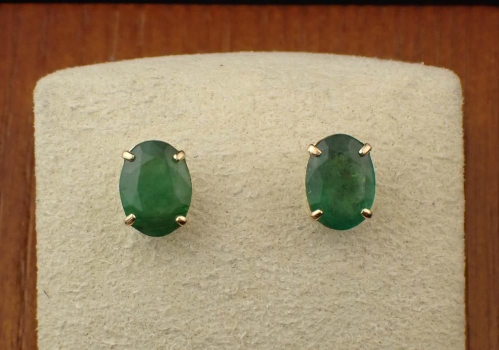 EMERALD AND FOURTEEN KARAT GOLD