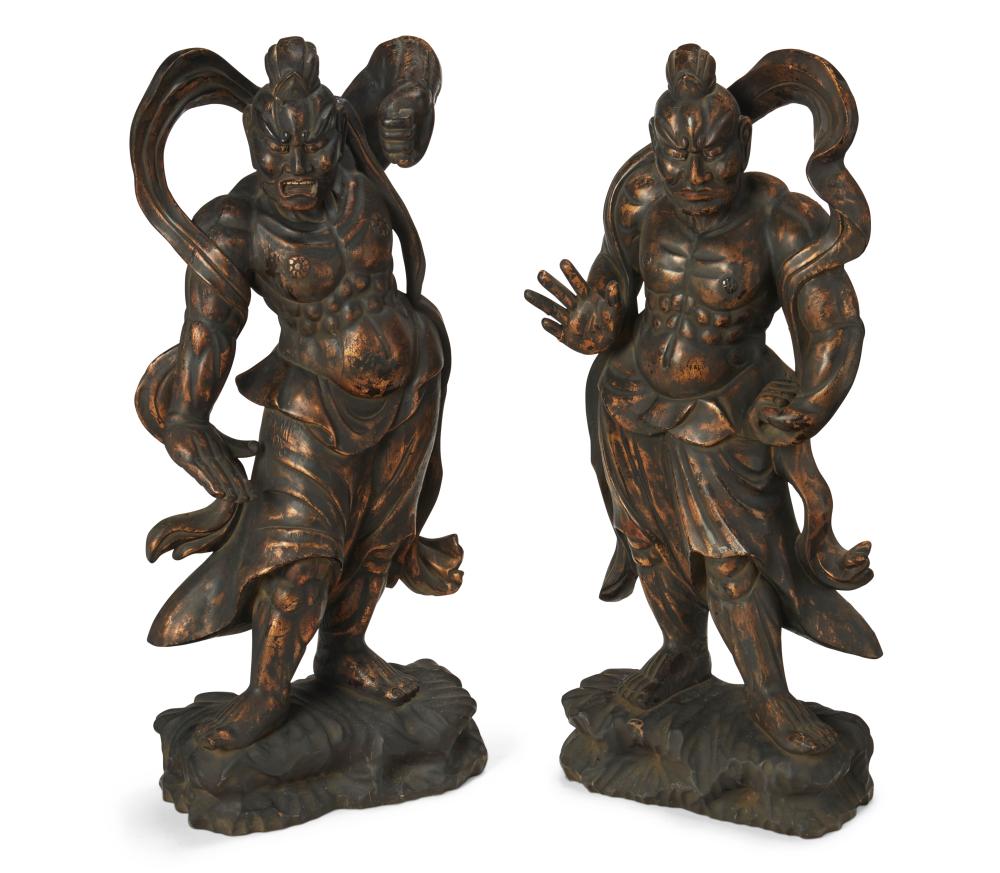 A PAIR OF JAPANESE CARVED WOOD 3b2e2b