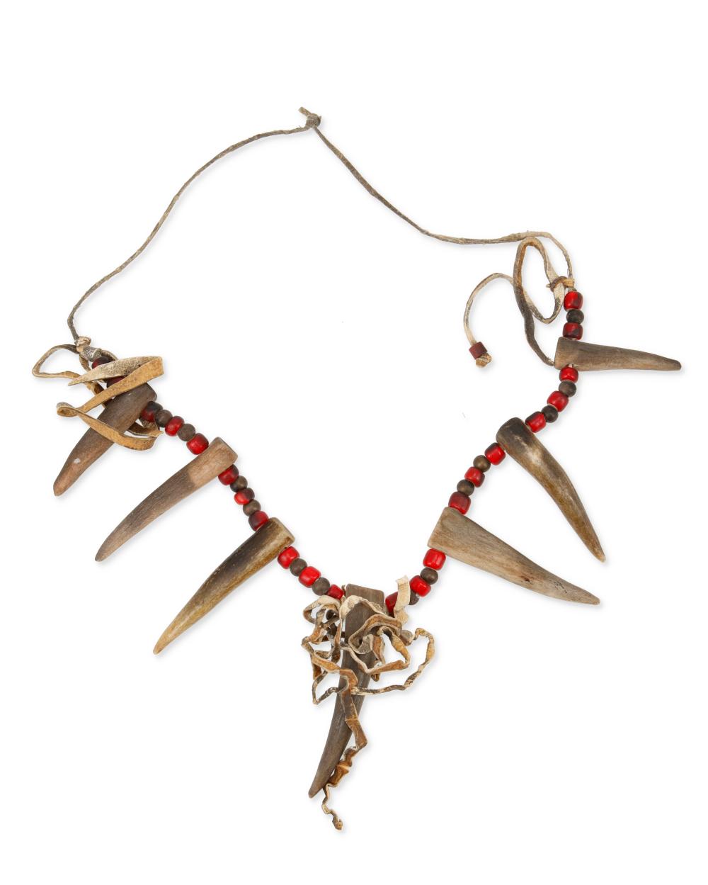 A NATIVE AMERICAN ANTLER NECKLACEA 3b2f4d