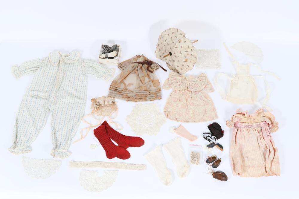 LARGE GROUP OF ANTIQUE DOLL CLOTHING  3b3001
