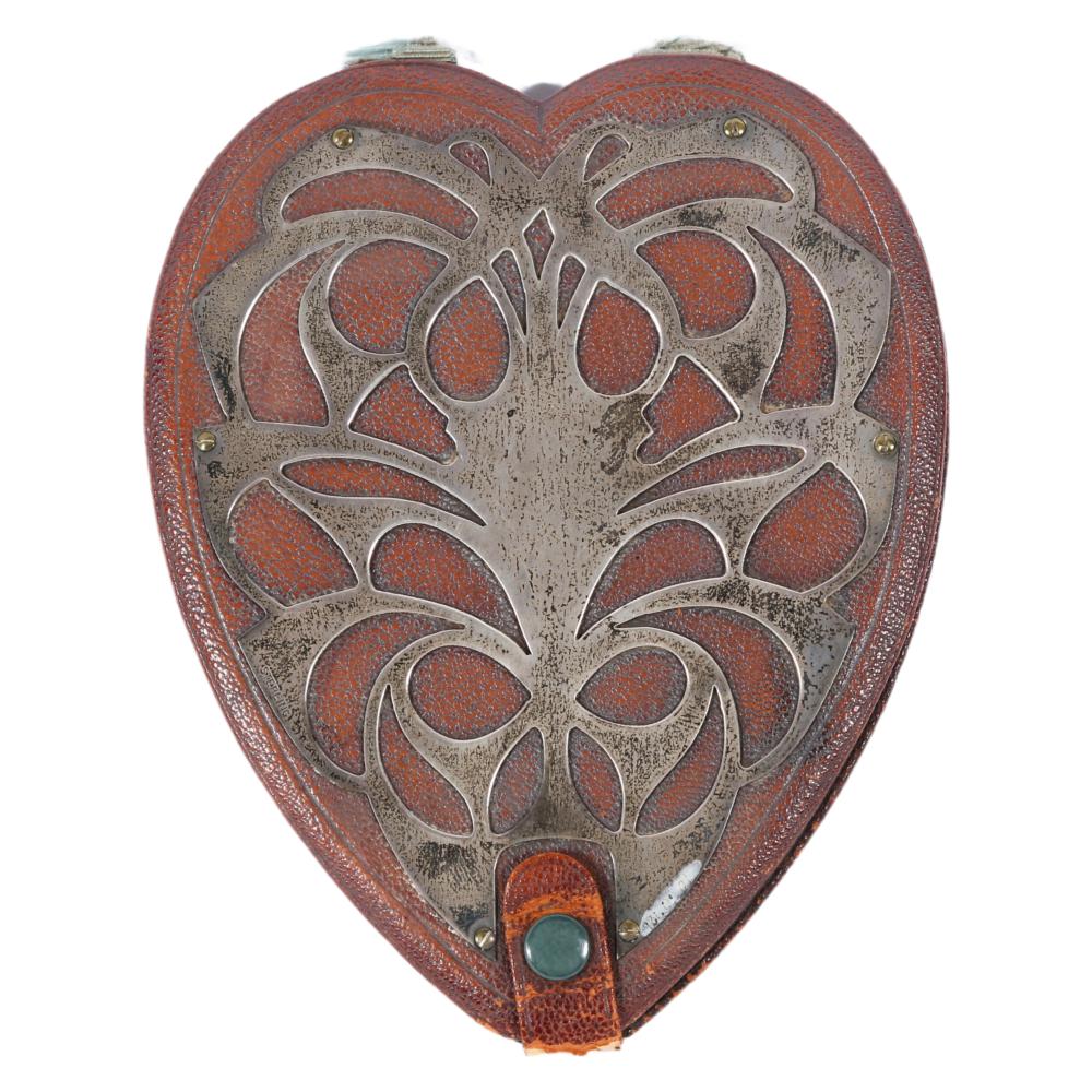 VICTORIAN LEATHER HEART SHAPED 3b302a