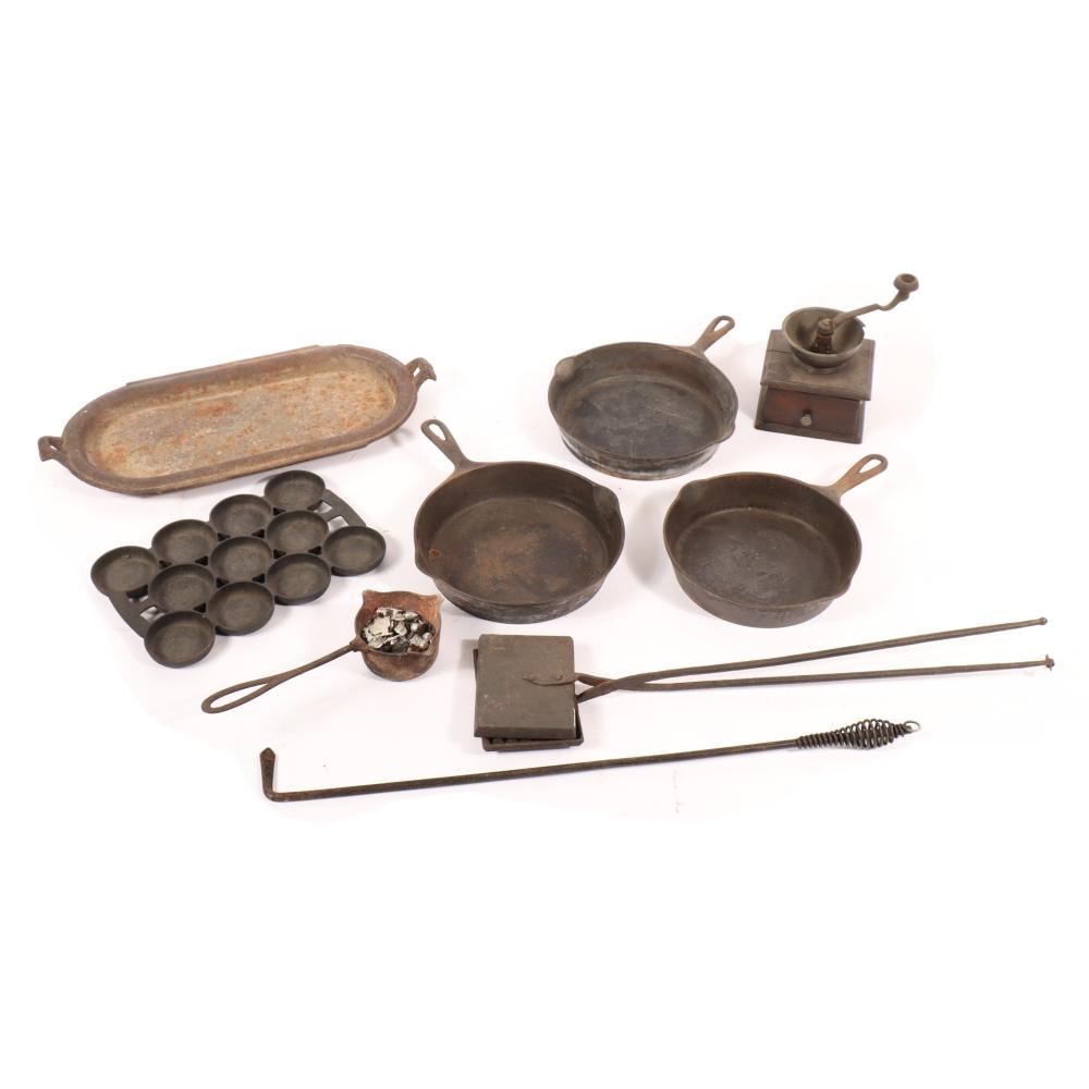 COLLECTION OF CAST IRON KITCHEN ITEMS;