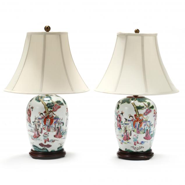 A PAIR OF CHINESE PORCELAIN GINGER JAR