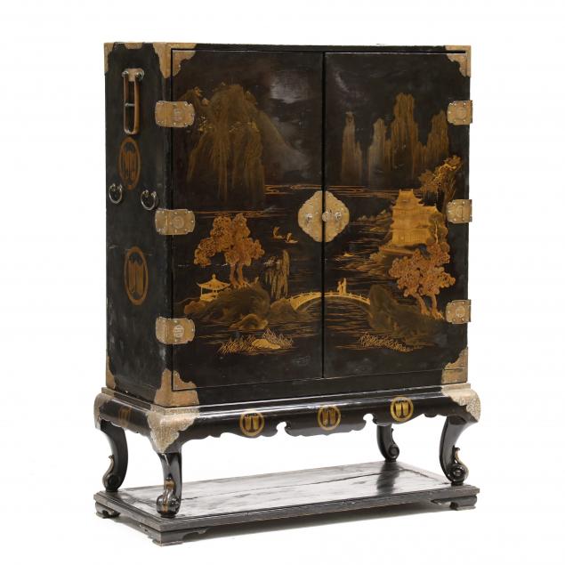 AN IMPRESSIVE JAPANESE LACQUERED 3b3182