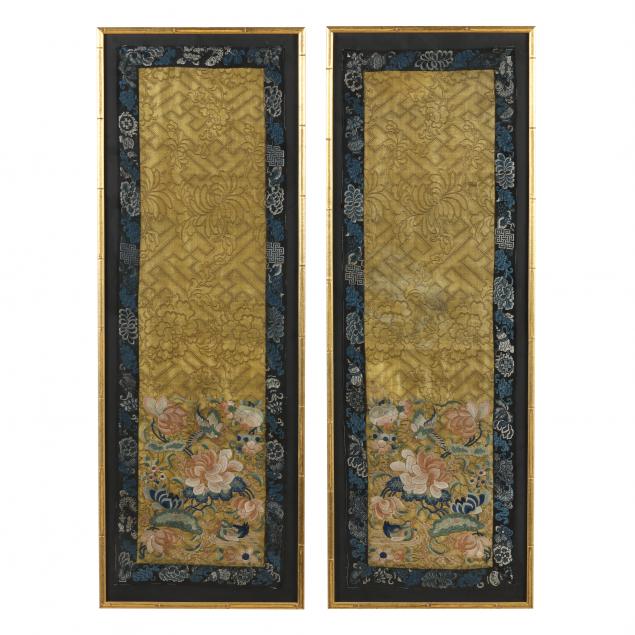 A PAIR OF CHINESE SILK EMBROIDERED