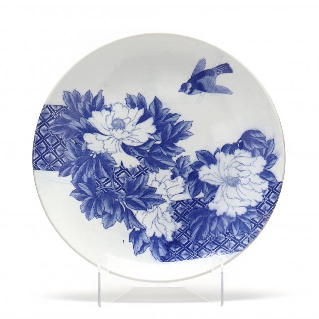 A LARGE JAPANESE BLUE AND WHITE 3b3188