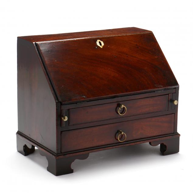 GEORGE III MAHOGANY MINIATURE SLANT