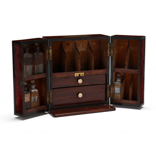 GEORGE III MAHOGANY TRAVELING APOTHECARY 3b31d1