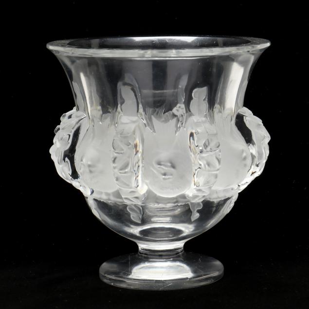 A LALIQUE DAMPIERRE CRYSTAL VASE 3b32b3