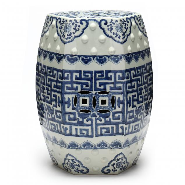 A CHINESE STYLE BLUE AND WHITE 3b3328