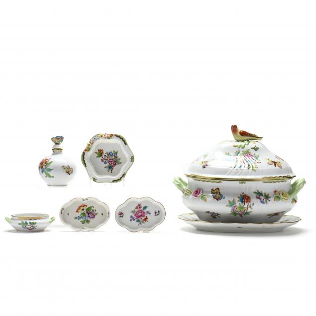 HEREND QUEEN VICTORIA TUREEN AND SMALL