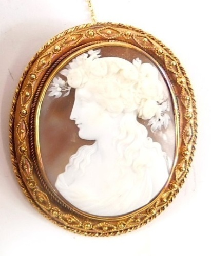 A 19thC shell cameo brooch, the