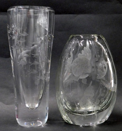 Two etched glass vases comprising 3b0e45