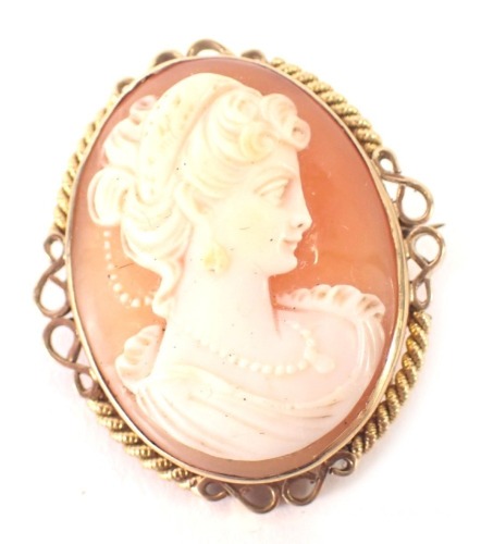 A 9ct gold framed shell cameo brooch,