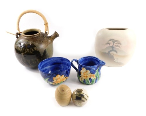 A group of studio pottery comprising 3b0e96