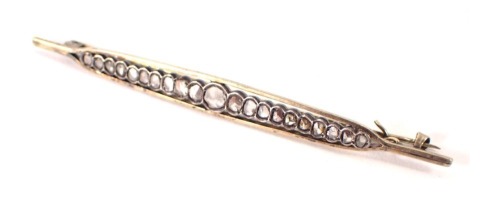 An Art Deco style bar brooch of 3b0e8f